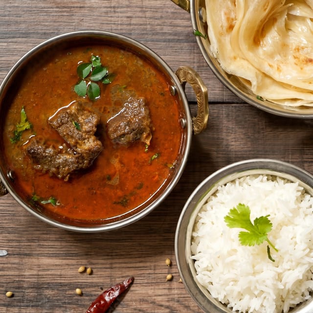 Bhuna Gosht Combo (Naan).