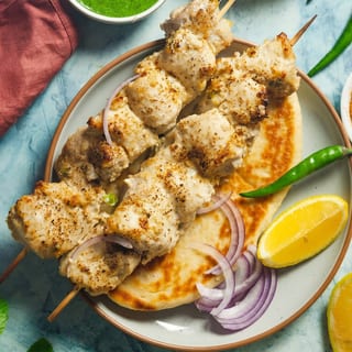 Methi Malai Chicken Tikka Combo (Rumali Roti)