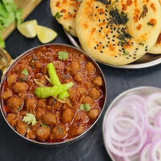 Amritsari Chole Kulche Combo